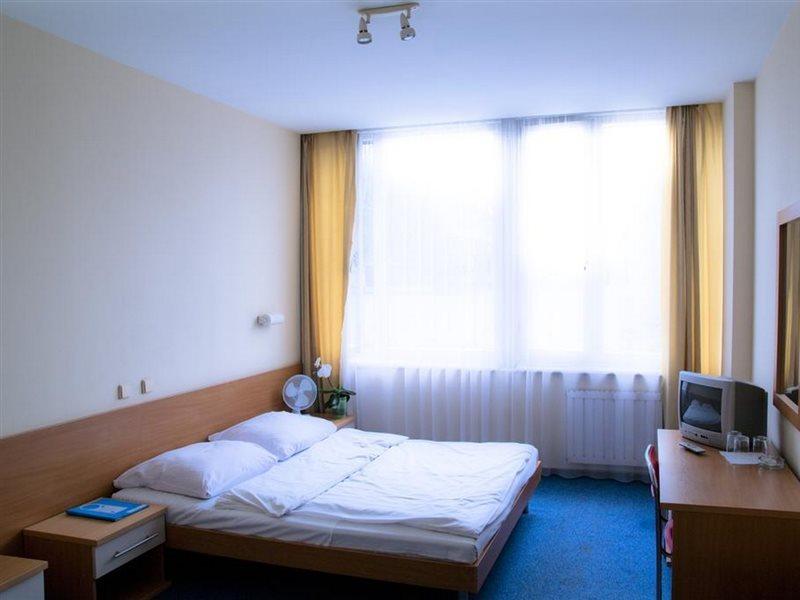 Dom Turystyczny Indigo Hostel คราคูฟ ภายนอก รูปภาพ