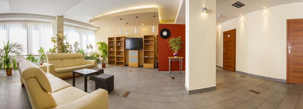 Dom Turystyczny Indigo Hostel คราคูฟ ภายนอก รูปภาพ