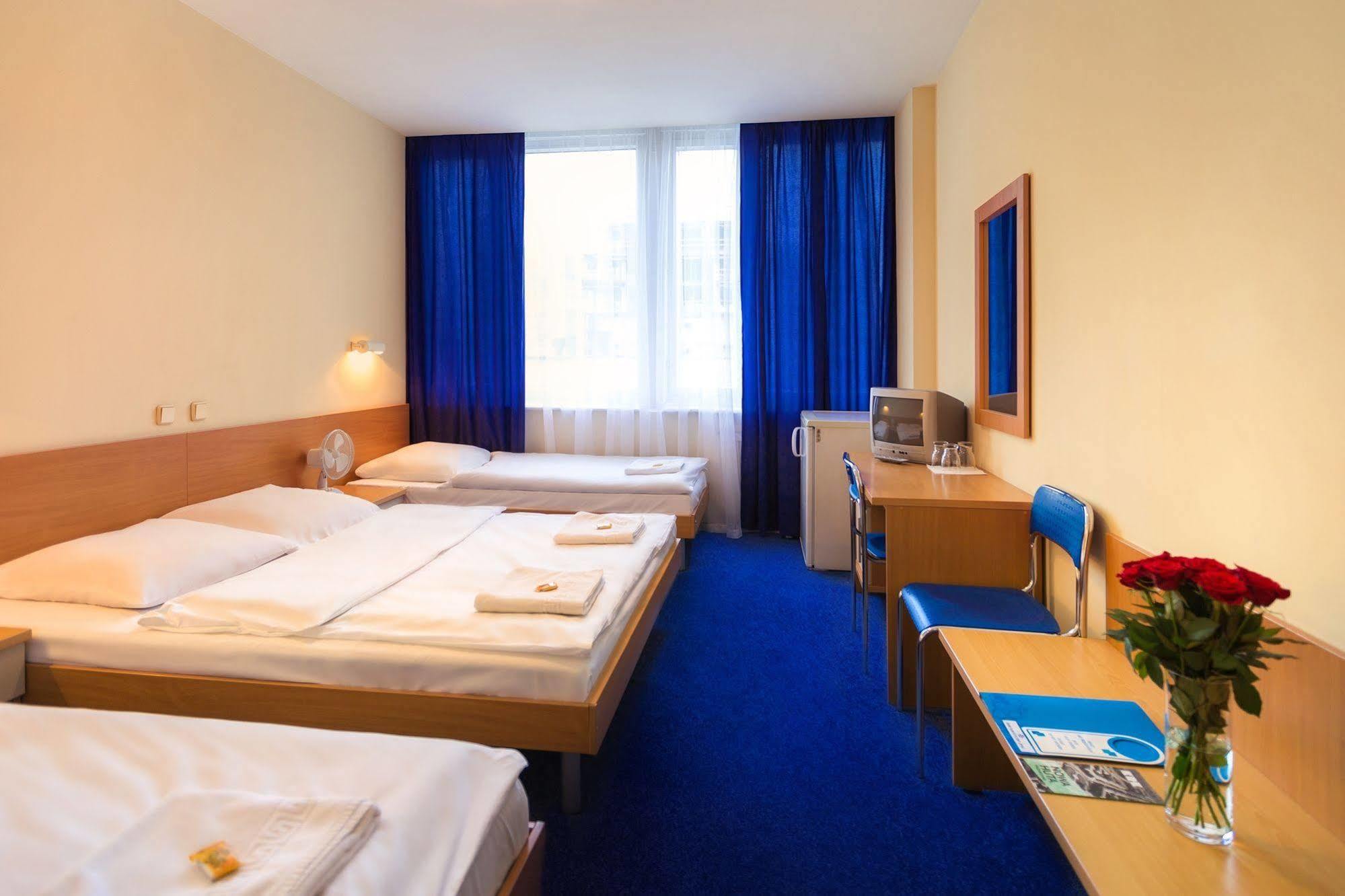 Dom Turystyczny Indigo Hostel คราคูฟ ภายนอก รูปภาพ