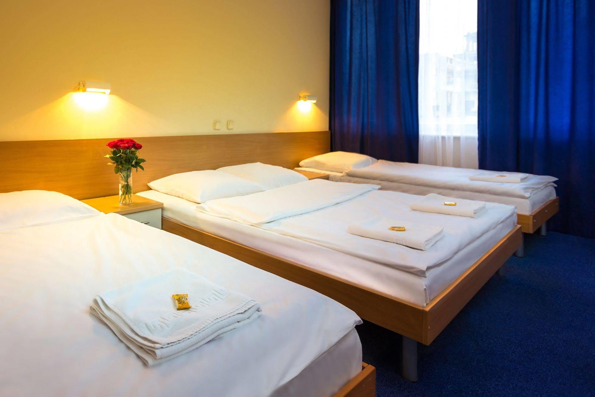 Dom Turystyczny Indigo Hostel คราคูฟ ภายนอก รูปภาพ
