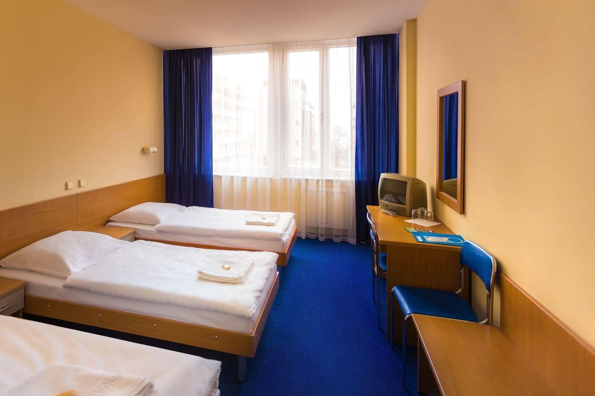 Dom Turystyczny Indigo Hostel คราคูฟ ภายนอก รูปภาพ