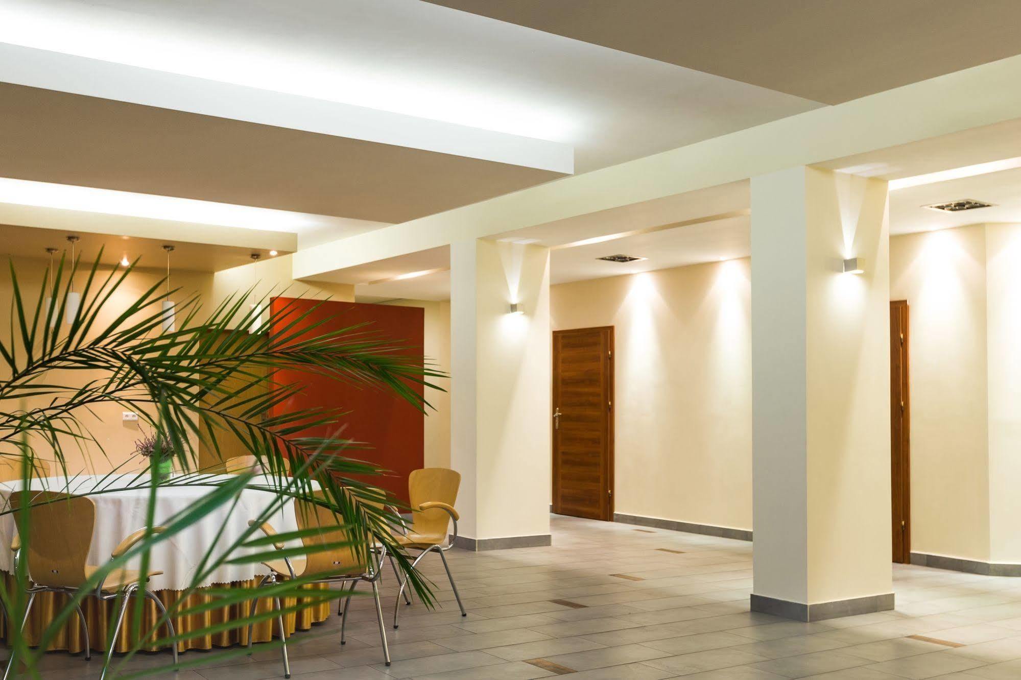 Dom Turystyczny Indigo Hostel คราคูฟ ภายนอก รูปภาพ